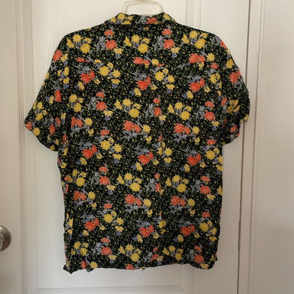 Black Flower print button down short sleeve shirt - Picture 4 of 4